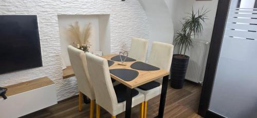 Kranj Apartment | Apartments KrAnJ - Family apartment Jurček
