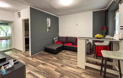 Podhum House | Lovely Home In Podhum With House A Panoramic View