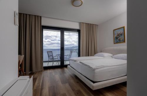 Sarsoni Apartment | Villa Isabel - Luxury Apartments with Heated Pool & Sea View