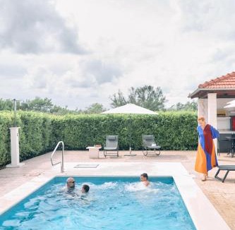 Razvode House | House Mellifera