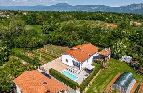 Nedescina House | Villa Kristina Family Retreat with Pool - Happy Rentals