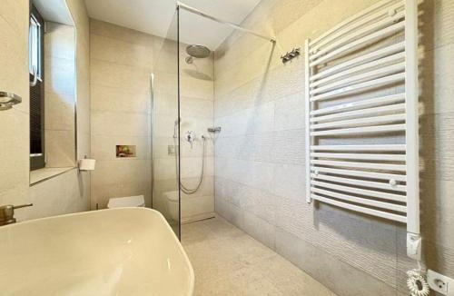 Jakisnica Villa | Charming Holiday Home with private heated pool