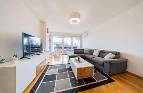 Velika Gorica Apartment | Zagreb 212 - Airport - 1 Bedroom - Balcony - New - Apartment - Loggia - Flexible Keybox Entry - Modern - Monthly Rent - WiFi