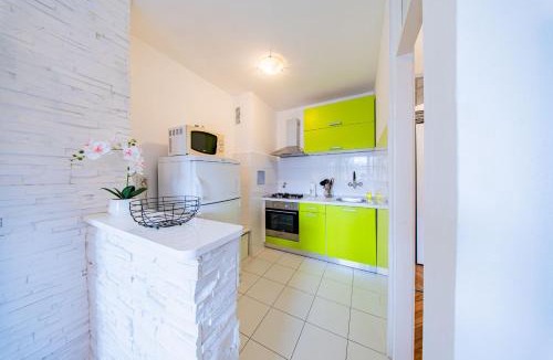Zagreb Apartment | Zagreb 267 - Studio Apartment - Keyboy entry - Completely New - Monthly Rent - WiFi