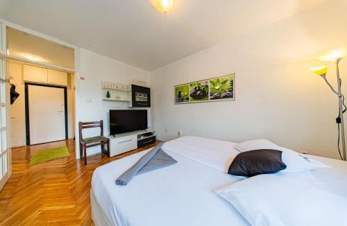 Zagreb Apartment | Zagreb 267 - Studio Apartment - Keyboy entry - Completely New - Monthly Rent - WiFi