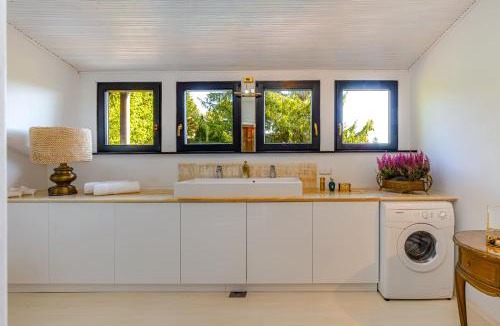 Duga Resa Villa | Villa Art Vita - Private Pool, Sauna & River Access