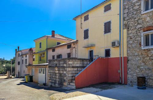 Vrznaveri House | Holiday Home Mirjana by Interhome