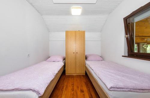Marindol Apartment | Cottage near river Kolpa, vineyards,top location.
