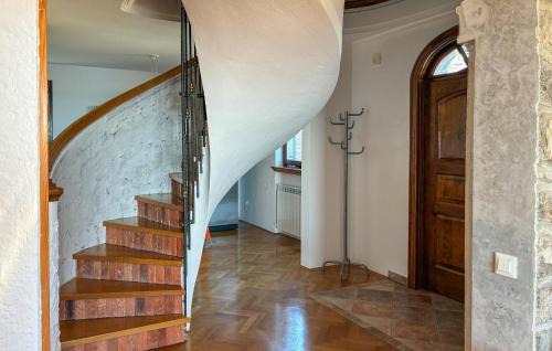 Ika Apartment | 2 Bedroom Gorgeous Apartment In Opric