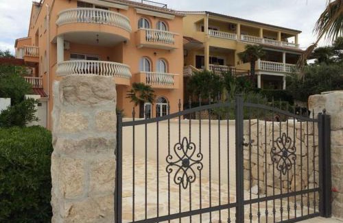 Vrsi Apartment | Utković Beachfront Apartments