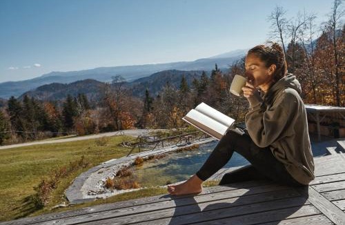 Predjama House | Glamping Zarja, Vipava Valley