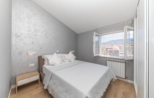 Stobrec Apartment | Lovely Apartment In Stobrec With House Sea View