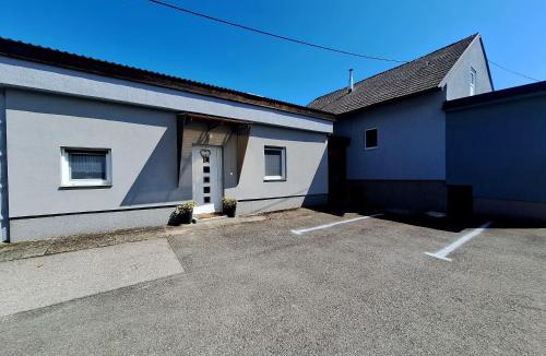Karlovac House | Apartman Jelena with Private Garden & BBQ