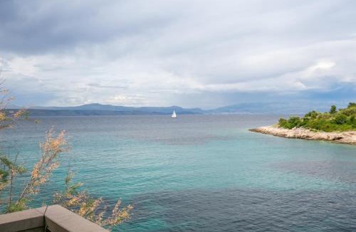 Donje Selo Apartment | Apartments by the sea Cove Donja Kruscica - Donja Krusica, Solta - 11146