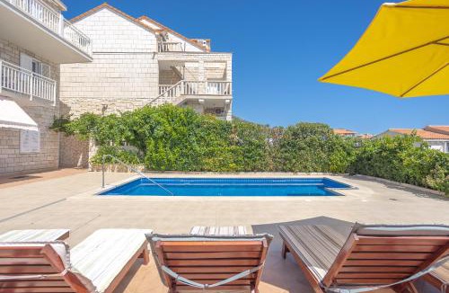 Bol Apartment | Apartmani Bezmalinović