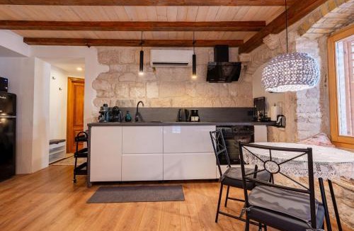 Cove Tri Zala (Zrnovo) Apartment | Magical Oasis for two in Korcula Old Town