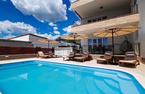 Kastel Sucurac Apartment | Elegant Holiday House 3D by the Sea with pool and included breakfast