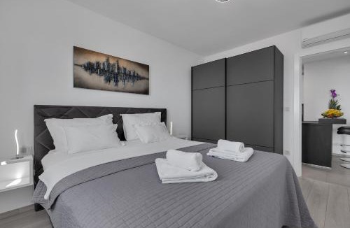 Zelenka Apartment | Luxury Sea View Apartment Sunrise