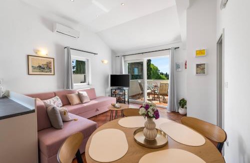 Pile House | Villa Elly