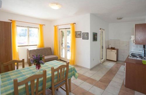 Maslinica Apartment | Apartments Ana