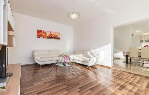 Valdebek House | Stunning Home In Pula