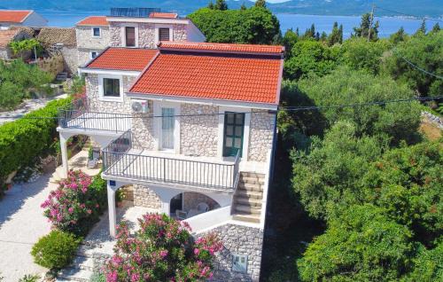 Kremena Apartment | Two-Bedroom Apartment In Klek