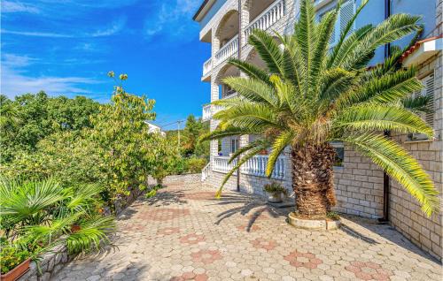 Sarsoni Apartment | 4 Bedroom Nice Apartment In Rijeka