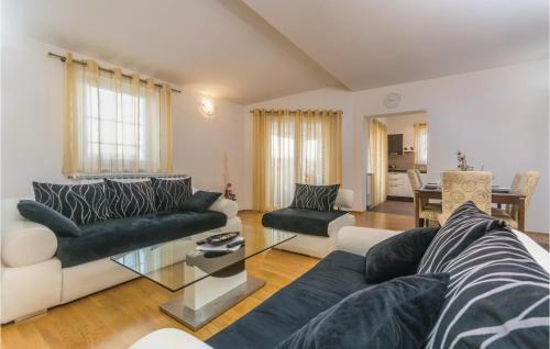 Vinez House | Amazing Home In Labin