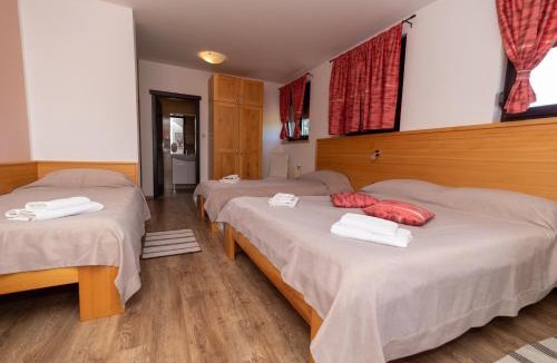 Ravna Gora Hotel | Pansion Bijela Ruža - a la carte