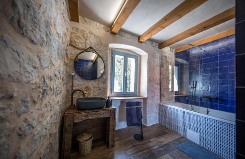Petraca Villa | Villa Fig & Oak