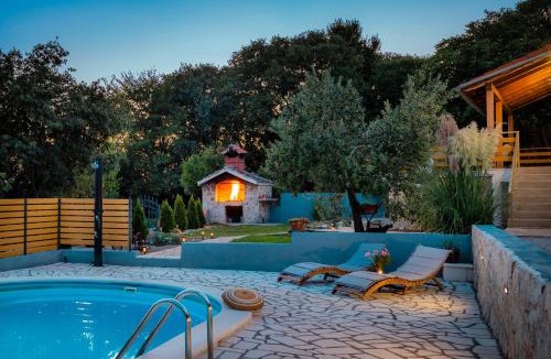 Skradin Villa | Villa Manda Adriatic heated pool