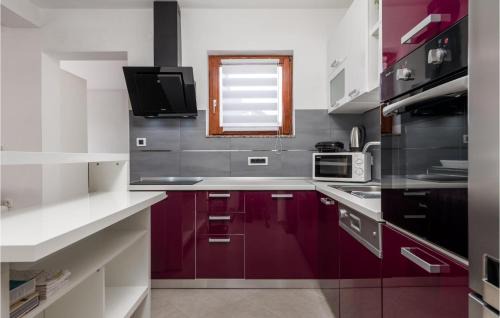 Cesarica Apartment | Cozy Apartment In Cesarica With House Sea View