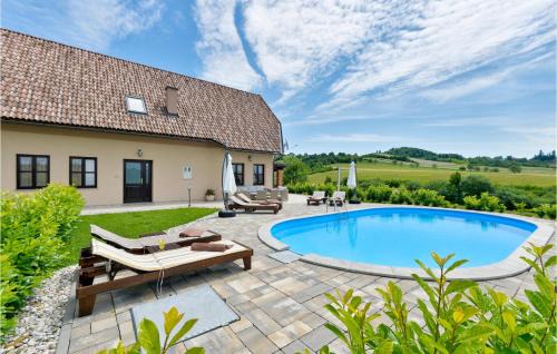 Krasic House | Awesome Home In Krasic With Sauna