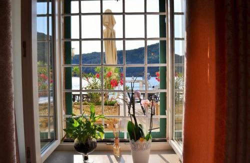 Valun Bed & Breakfast | Bed and Breakfast Palac
