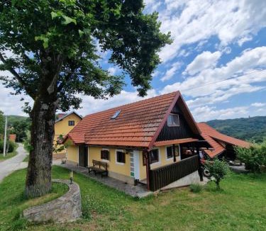 Ozalj House | Holiday house Vuketich Hills - Welcome drink, free parking, Wi-fi