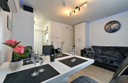 Veliko Trgovisce House | View&Wine Jacuzzi -Tuheljske toplice