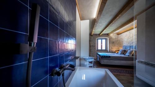Petraca Villa | Villa Fig & Oak