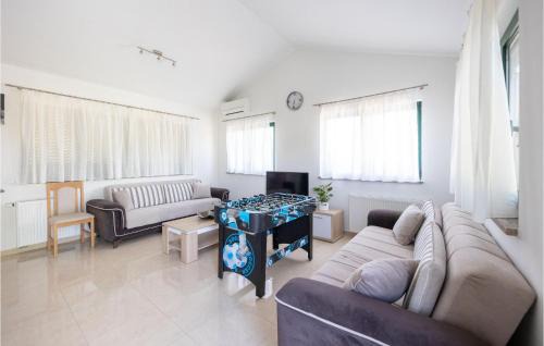 Caporice House | Holiday Home Caporice With A Fireplace 289