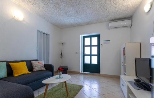 Kremena Apartment | Two-Bedroom Apartment In Klek