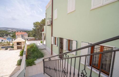 Cove Osibova (Milna) Apartment | Villa Kalinić