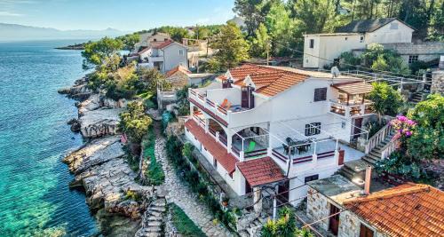 Vrbanj Apartment | Apartments by the sea Basina, Hvar - 5699
