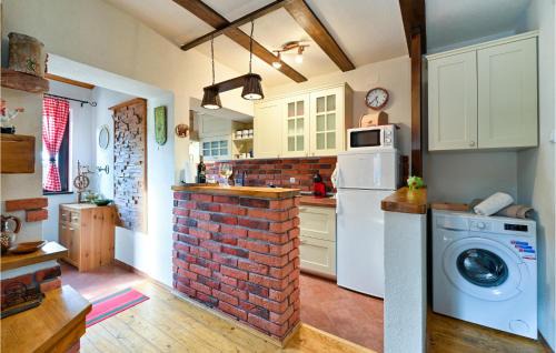 Kalnik House | Amazing Home In Kalnik With Sauna