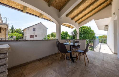 Gornji Karin Apartment | Apartmani Dupor