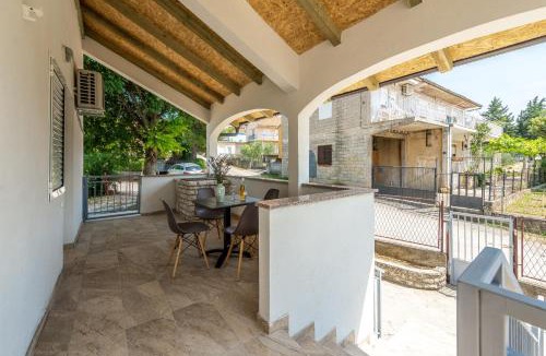 Gornji Karin Apartment | Apartmani Dupor