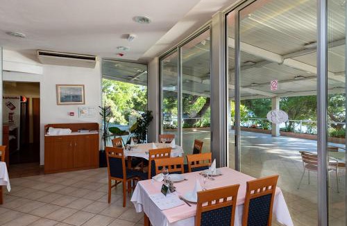Omis Hotel | Tourist Settlement Brzet
