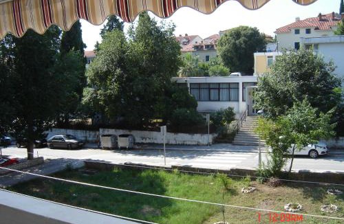 Split Apartment | Apartment Bella