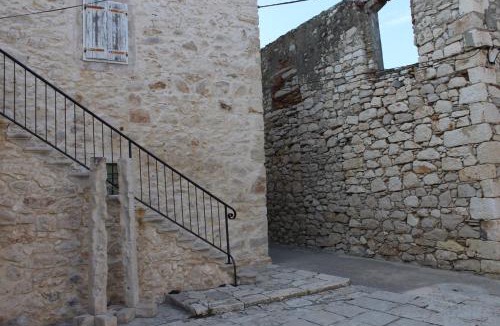 Gornje selo Apartment | Sansego Suites