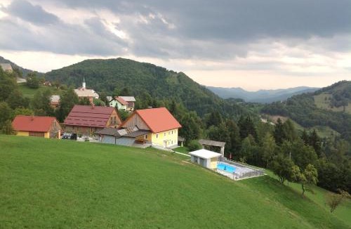 Gorenja vas-Poljane Apartment | Apartments Za Grapo