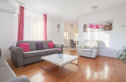 Moste Apartment | Fine Stay Apartments