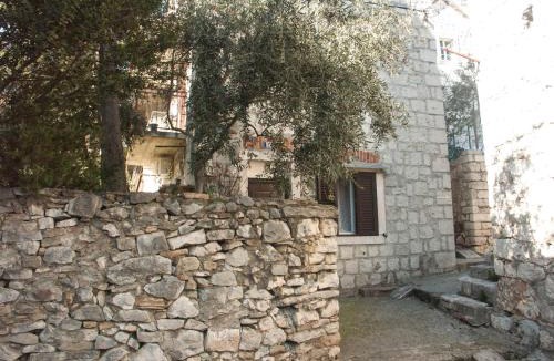 Split Apartment | Apartments Varos